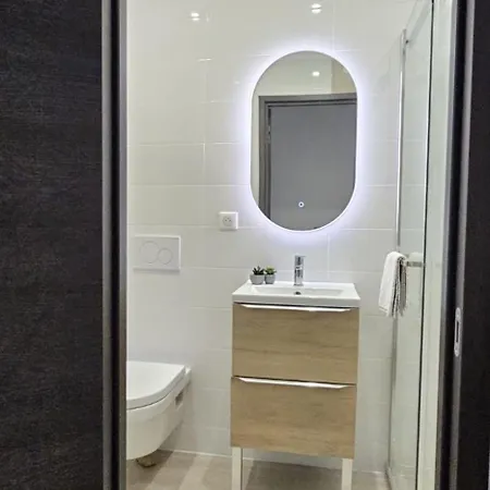 Apartment 4 Pieces 3 3 Salles De Bains 6 Couchages Vue Mer, 100 M Des Plages Cannes