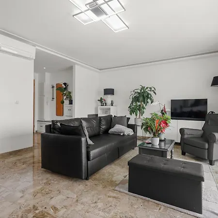 Appartamento Cannes, Sea View, Access, 3-bedroom Apartment, 100 M2, 3 Bathrooms, Sleeps 6, 100 Meters From *