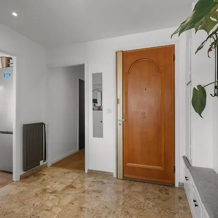 Cannes, Sea View, Access, 3-bedroom Apartment, 100 M2, 3 Bathrooms, Sleeps 6, 100 Meters From Appartamento Cannes