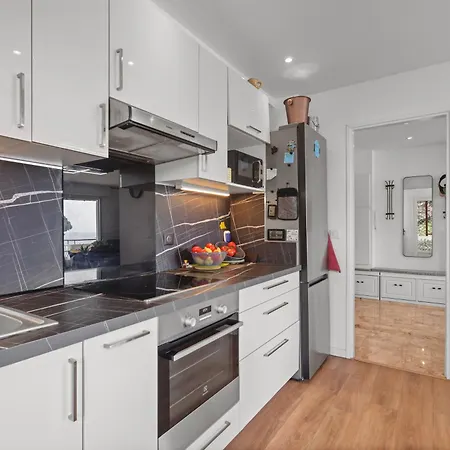 Appartamento Cannes, Sea View, Access, 3-bedroom Apartment, 100 M2, 3 Bathrooms, Sleeps 6, 100 Meters From *